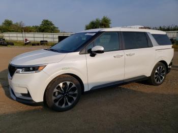  Salvage Kia Carnival