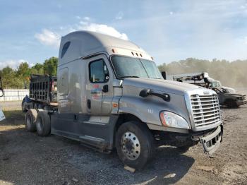  Salvage Freightliner Cascadia 1