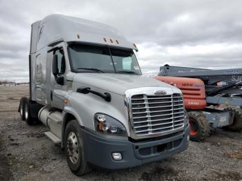  Salvage Freightliner Cascadia 1