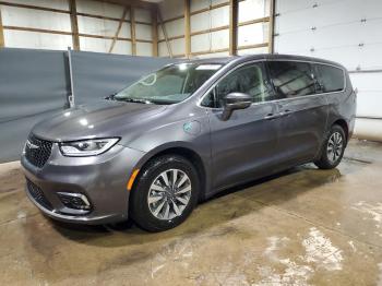  Salvage Chrysler Pacifica