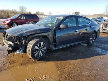  Salvage Nissan Altima