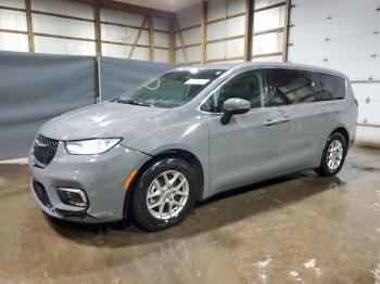  Salvage Chrysler Pacifica