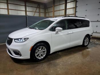  Salvage Chrysler Pacifica