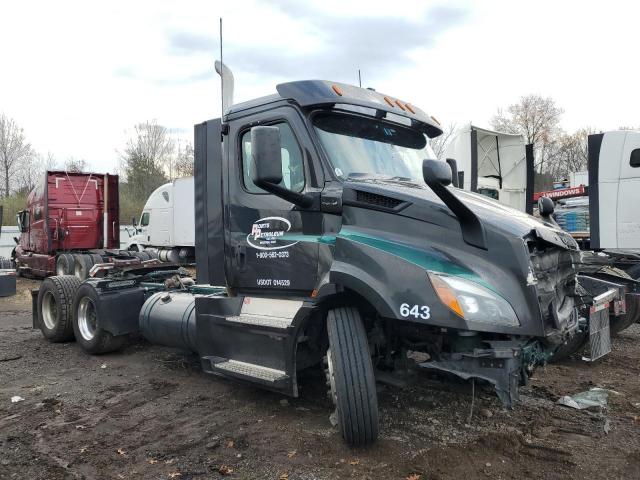  Salvage Freightliner Cascadia 1