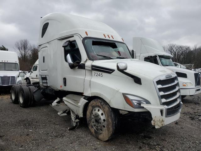  Salvage Freightliner Cascadia 1