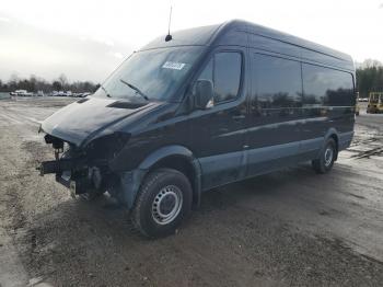  Salvage Mercedes-Benz Sprinter