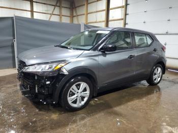  Salvage Nissan Kicks