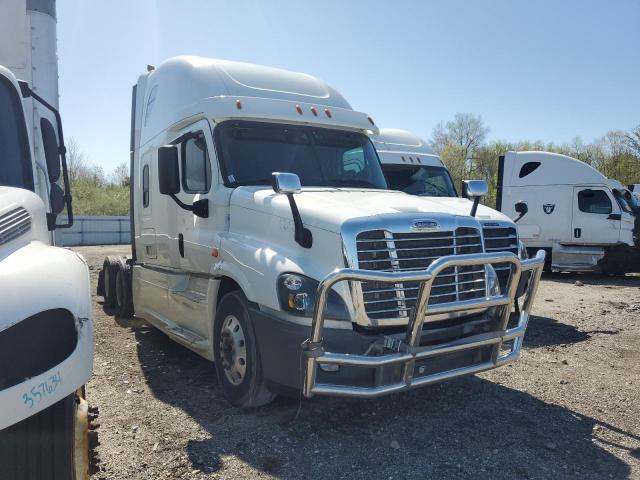  Salvage Freightliner Cascadia 1