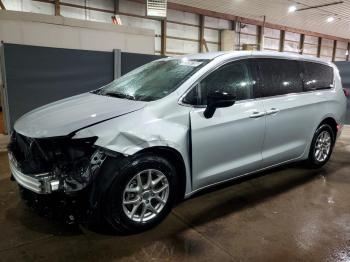  Salvage Chrysler Pacifica