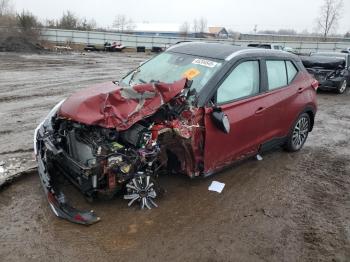  Salvage Nissan Kicks