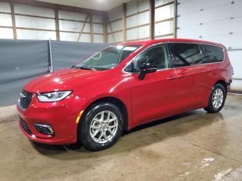  Salvage Chrysler Pacifica