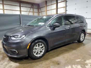  Salvage Chrysler Pacifica