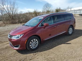  Salvage Chrysler Pacifica