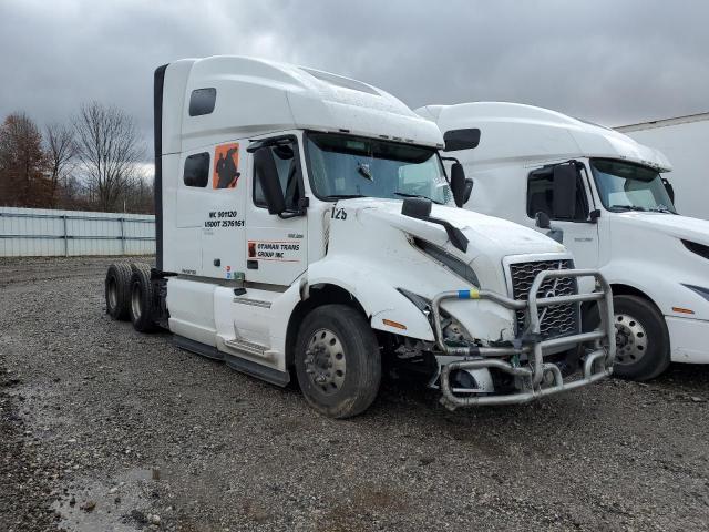  Salvage Volvo Vn