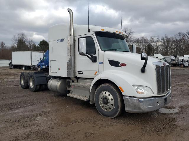  Salvage Peterbilt 579