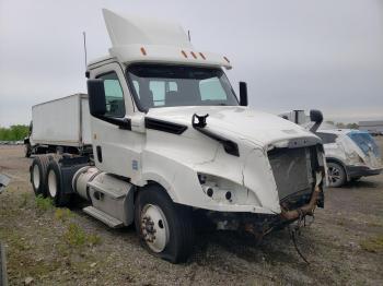  Salvage Freightliner Cascadia 1