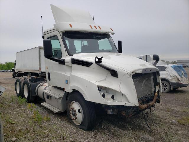  Salvage Freightliner Cascadia 1