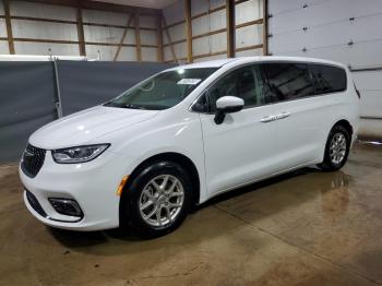  Salvage Chrysler Pacifica