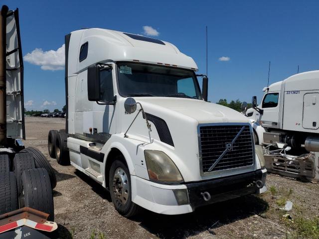  Salvage Volvo Vn
