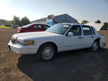  Salvage Lincoln Towncar