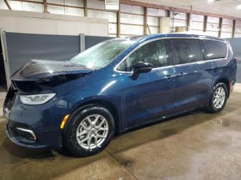  Salvage Chrysler Pacifica