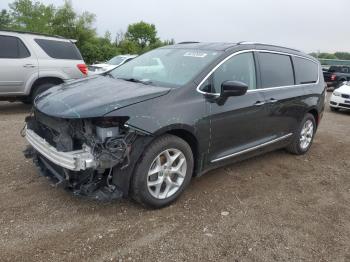  Salvage Chrysler Pacifica