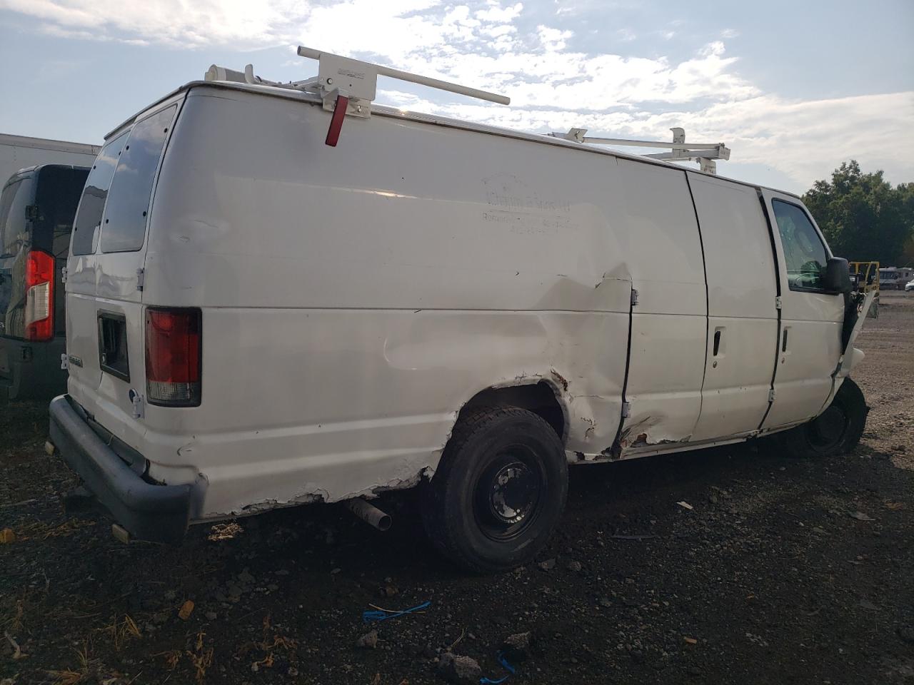 Ford Econoline E250 Van Image 6