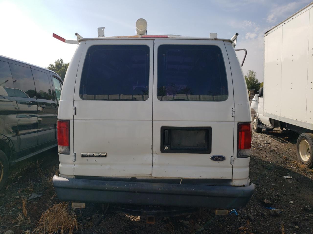 Ford Econoline E250 Van Image 7