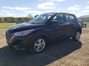  Salvage Nissan Kicks