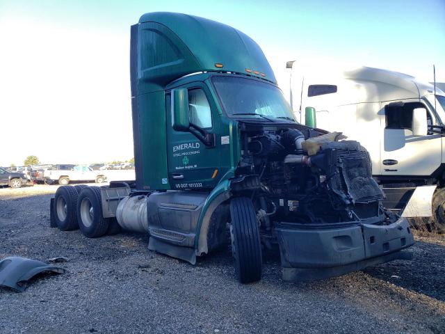  Salvage Peterbilt 579