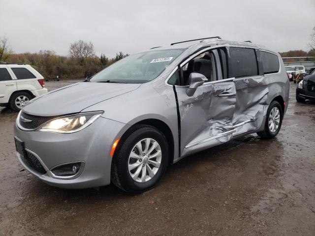  Salvage Chrysler Pacifica
