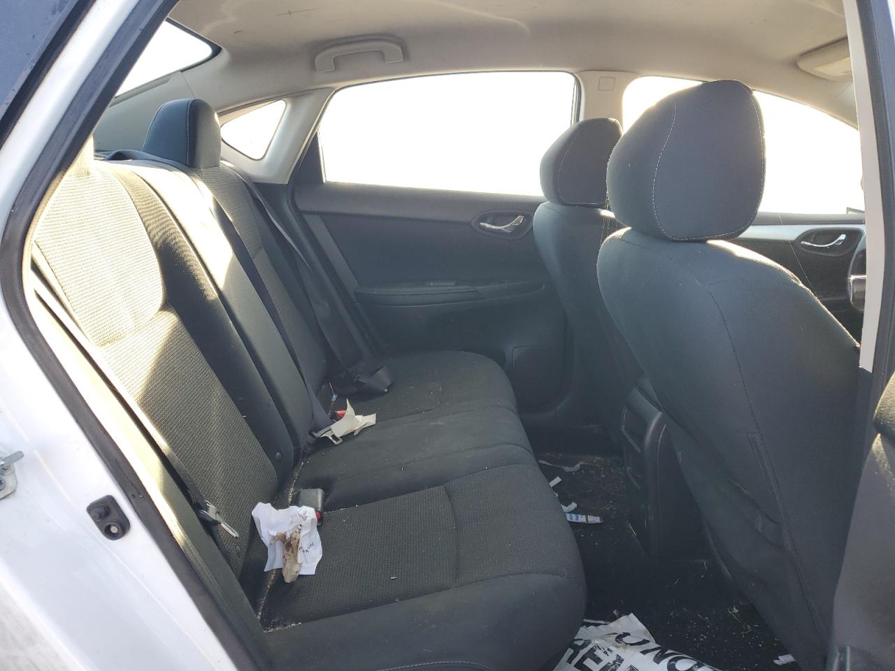 Nissan Sentra S Image 10