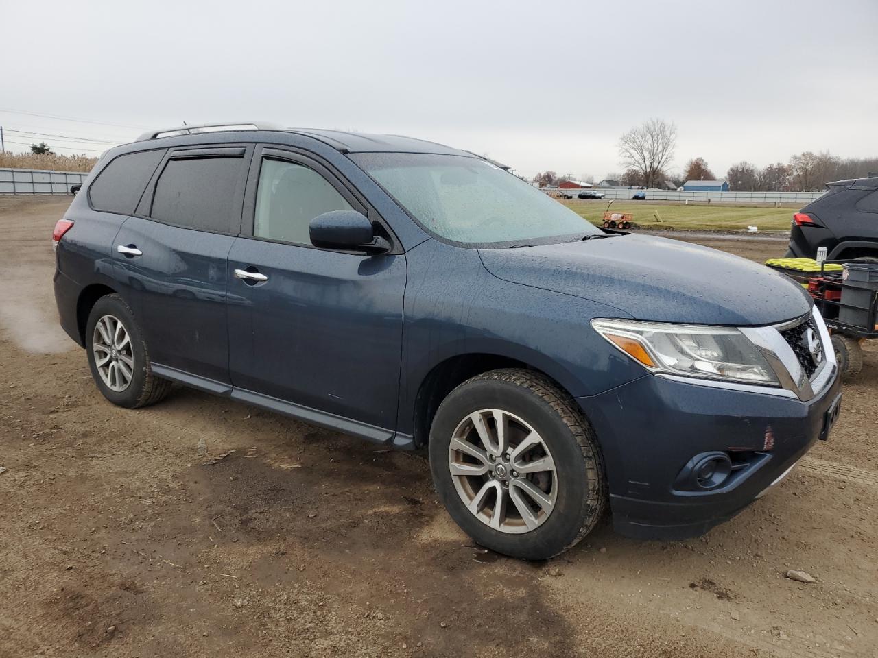 Nissan Pathfinder S Image 5