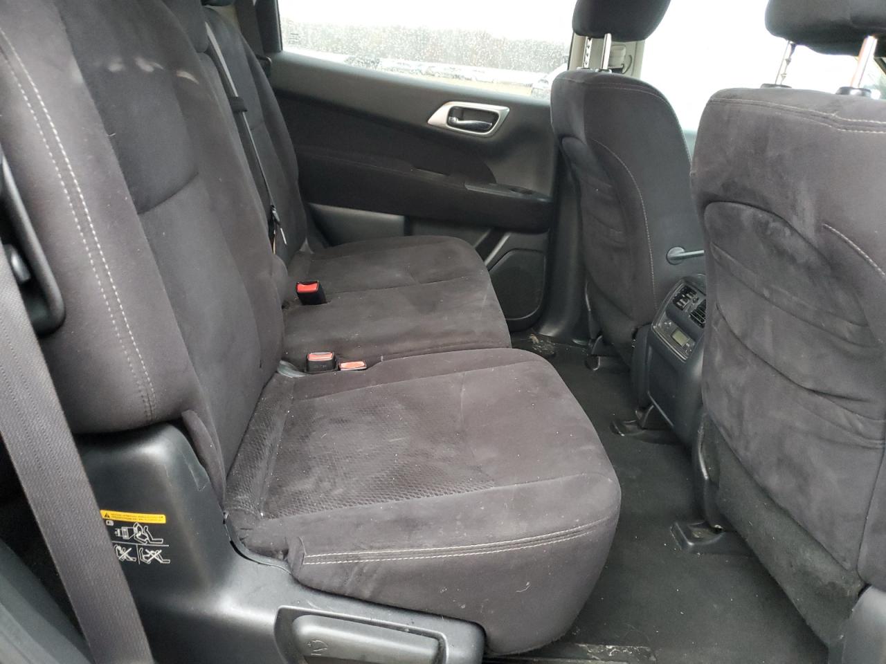 Nissan Pathfinder S Image 7