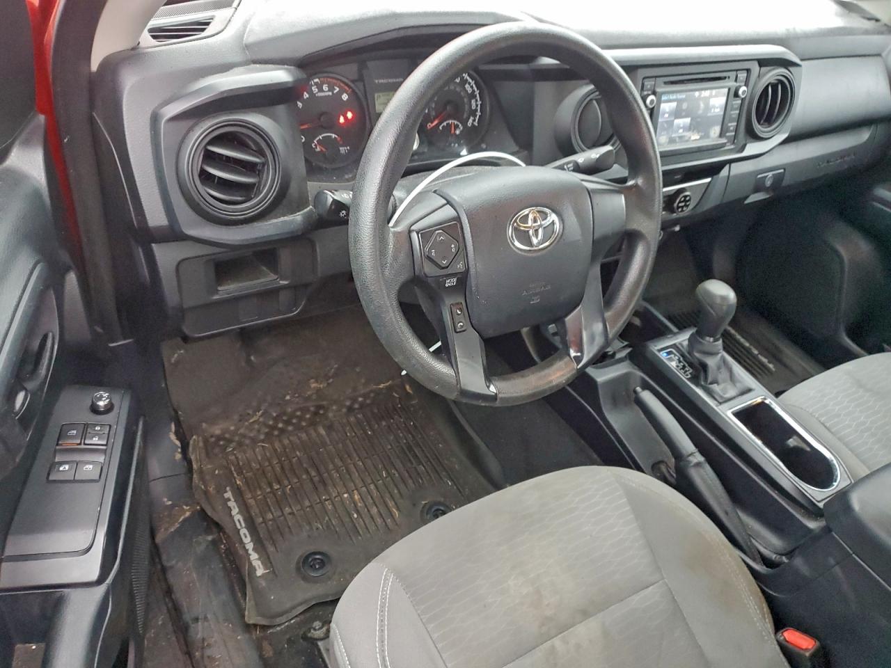 Toyota Tacoma Access Cab Image 11