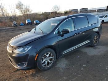  Salvage Chrysler Pacifica