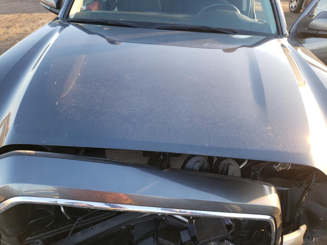 Toyota Tacoma Double Cab Image 3