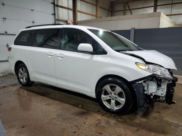 Toyota Sienna Le Image 11