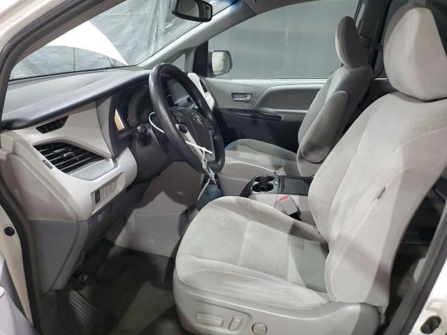 Toyota Sienna Le Image 7