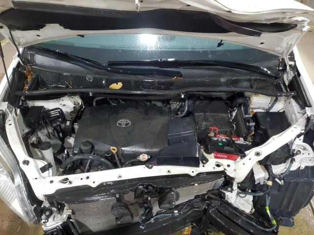 Toyota Sienna Le Image 13