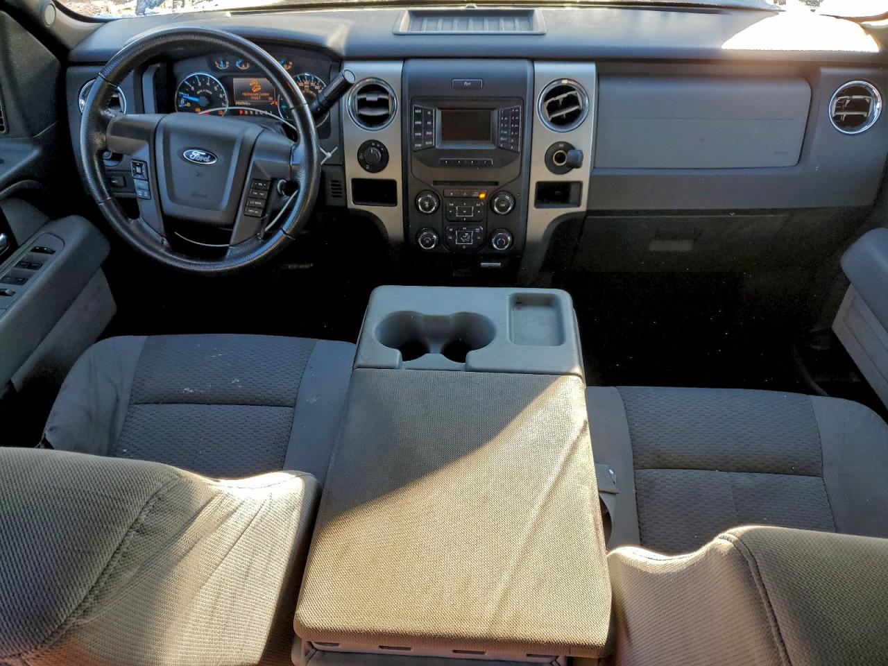 Ford F-150 Supercrew Image 6