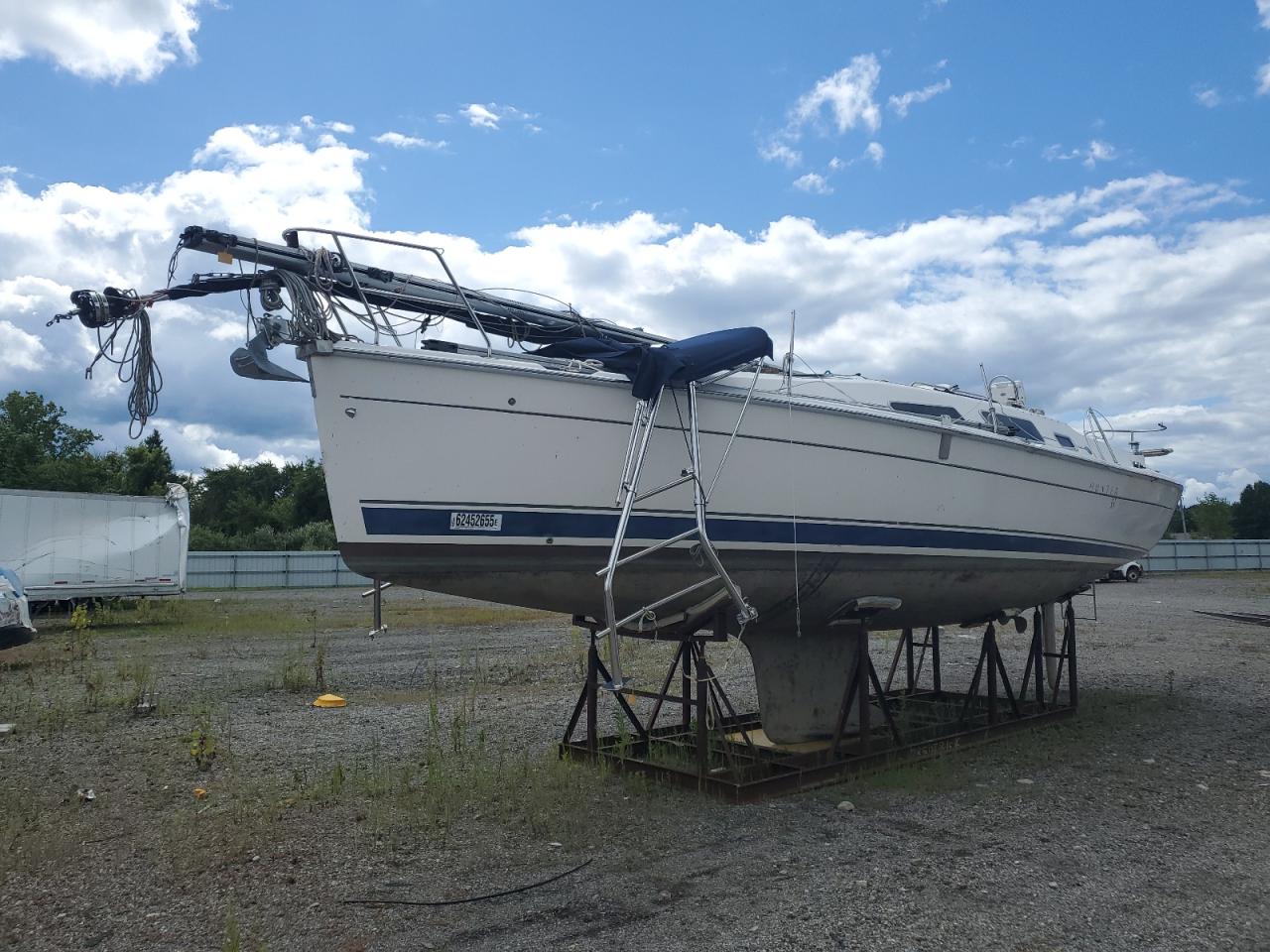 Hunt Sailboat Image 10