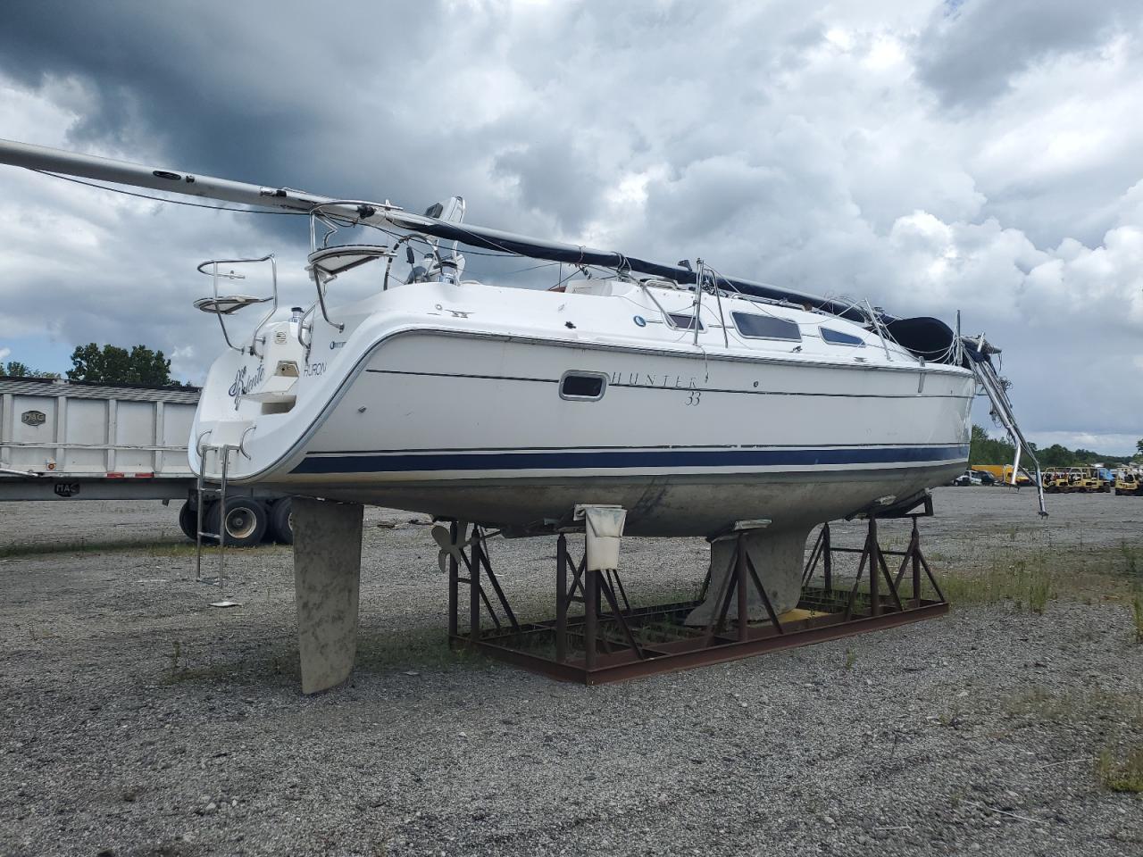 Hunt Sailboat Image 4