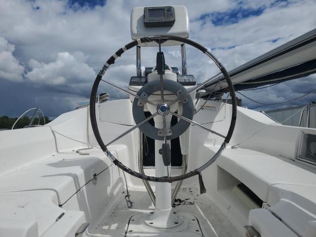 Hunt Sailboat Image 8