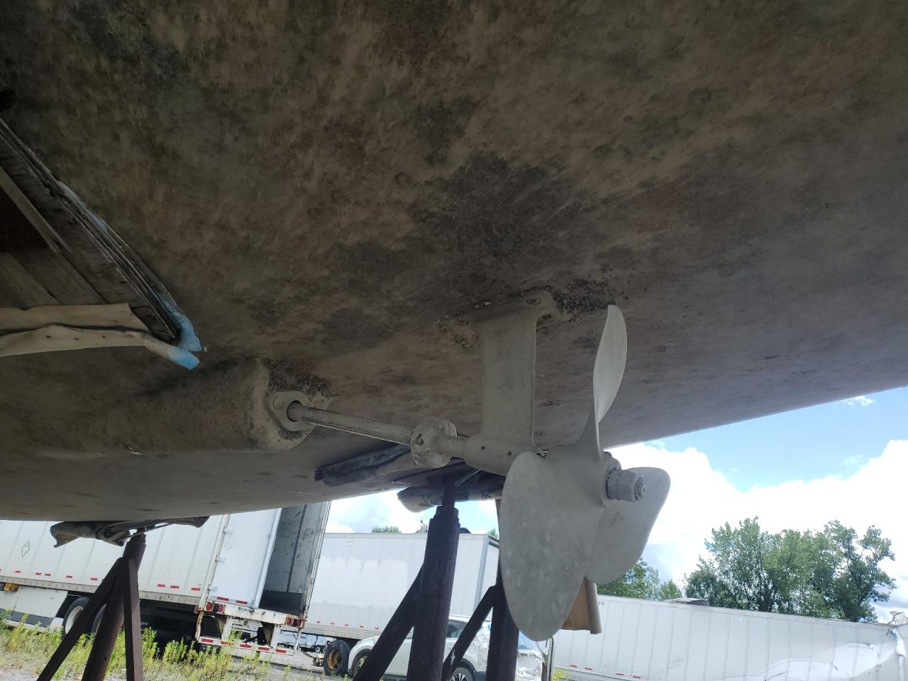 Hunt Sailboat Image 9