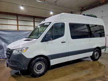  Salvage Mercedes-Benz Sprinter