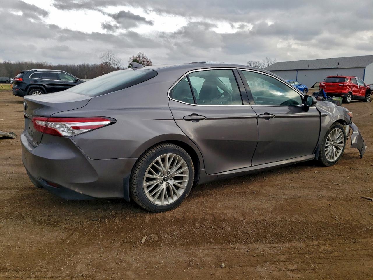 Toyota Camry Hybrid Image 10