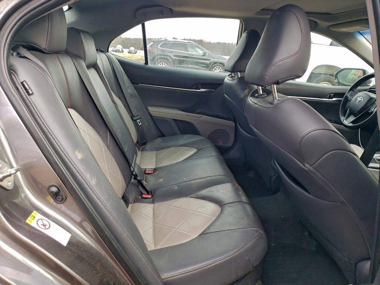 Toyota Camry Hybrid Image 6