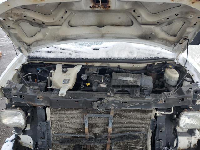 GMC Savana G2500 Image 13