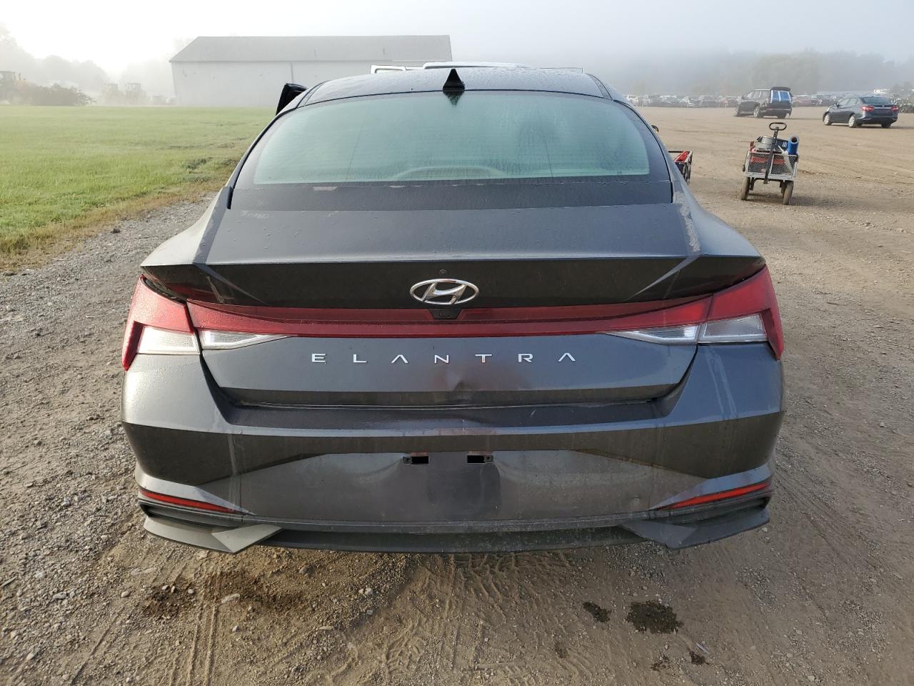 Hyundai ELANTRA Sel Image 3